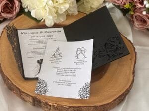 Invitatie eleganta cu decupaje - imagine 2