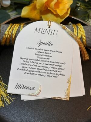 Meniu personalizat cu ciucure auriu și detalii aurii