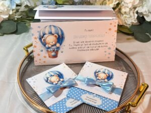 Plicuri personalizate pentru botez – model ursuleț în balon - imagine 7