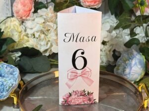 Număr de masă cu design floral și fundiță roz