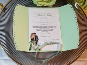 Invitație de nuntă verde mentă cu margini decupate - imagine 5