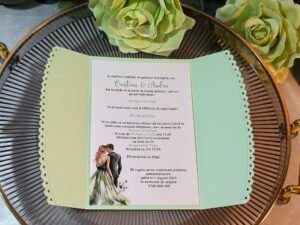 Invitație de nuntă verde mentă cu margini decupate - imagine 2