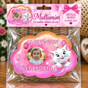 Mărturie Magnetică Personalizată – Magie Roz cu Pisicuța Marie