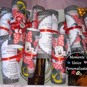 Invitație Botez Papirus Rulat Baby Minnie cu Fundiță